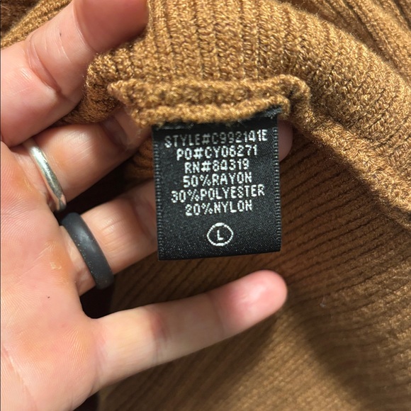 Soft turtle neck sweater - Picture 8 of 8